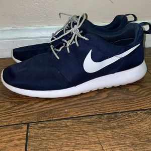 Nike Roshe Navy Size 14